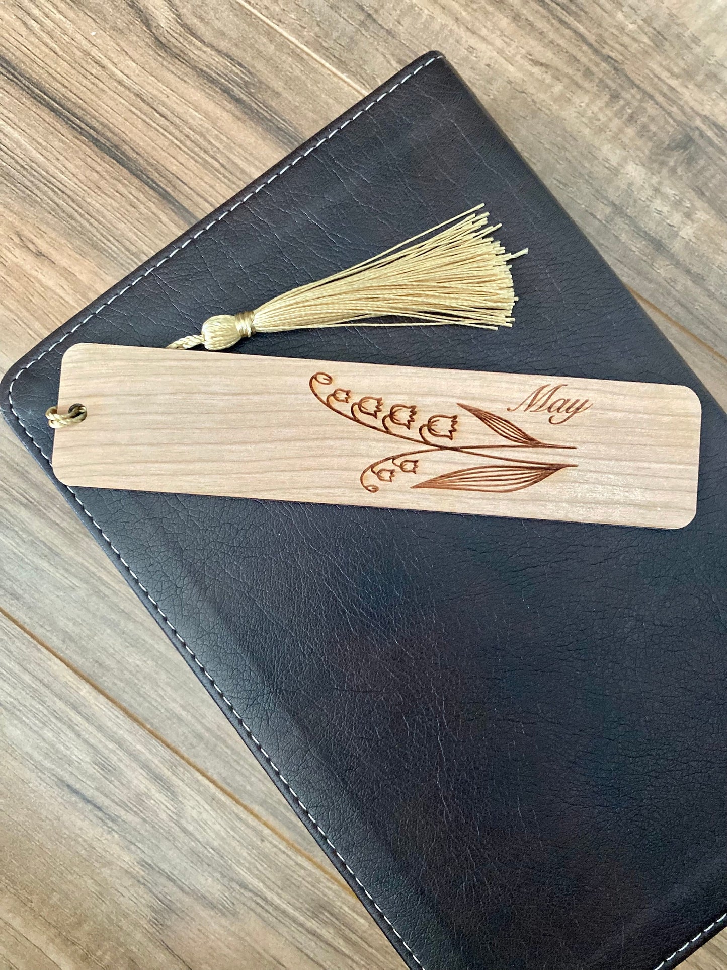 Birth Month Flower Bookmark - Handmade Engraved Wood Bookmark - Wonderful Wooden Gift