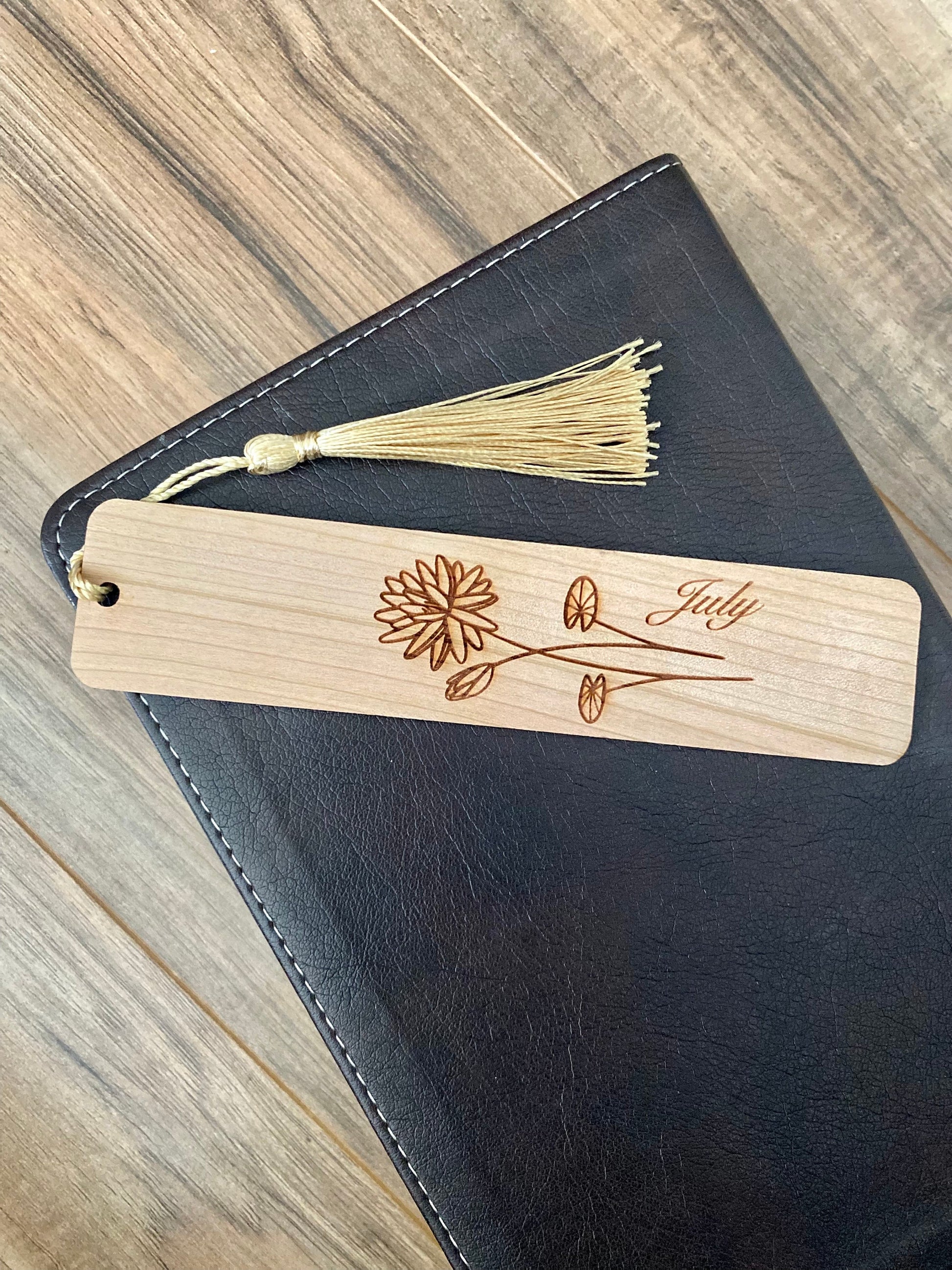 Birth Month Flower Bookmark - Handmade Engraved Wood Bookmark - Wonderful Wooden Gift