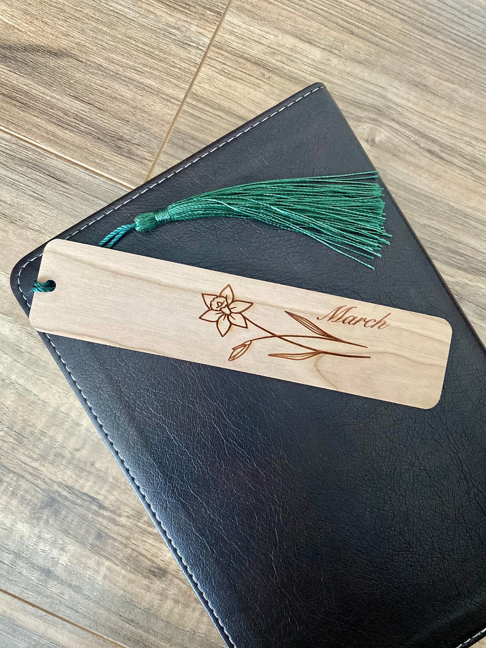 Birth Month Flower Bookmark - Handmade Engraved Wood Bookmark - Wonderful Wooden Gift